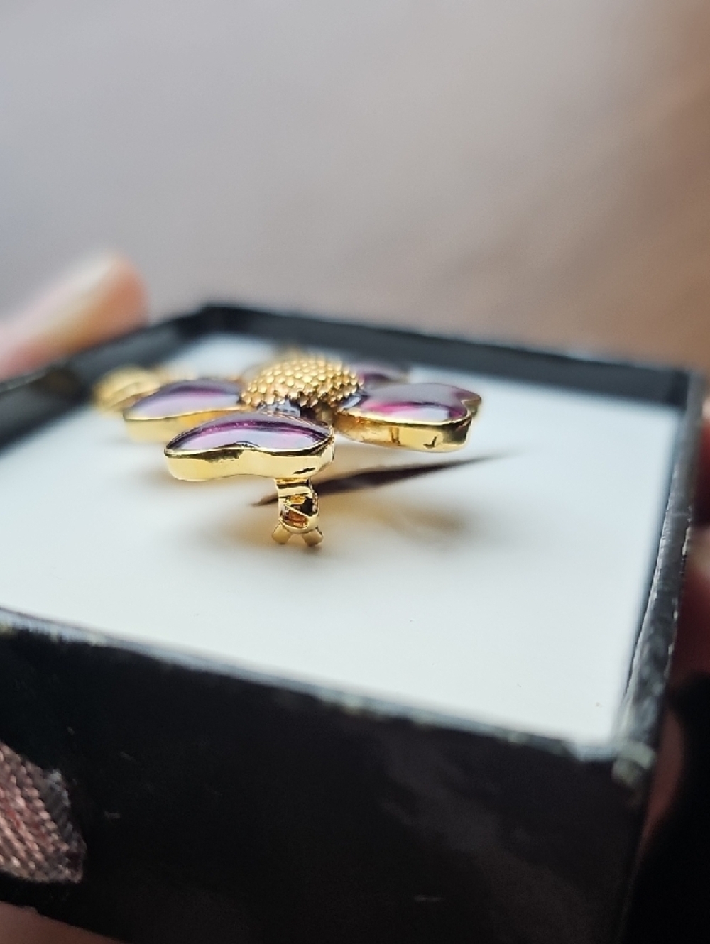 NIB Vintage Gold-Tone Purple Enamel Flower Brooch - Picture 3 of 7